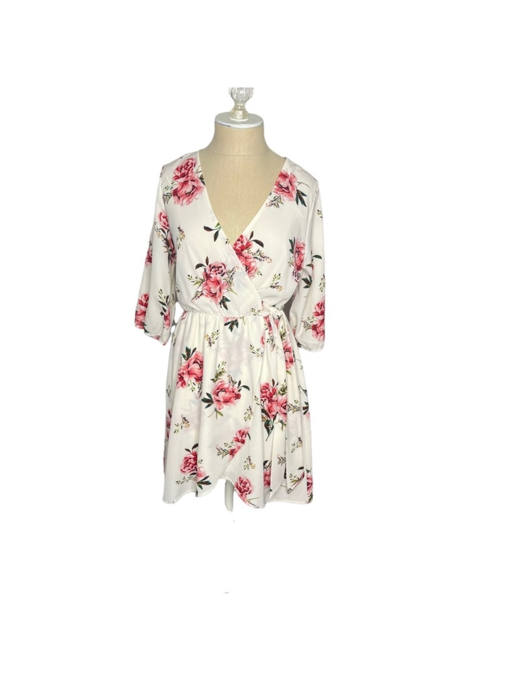 Print 3/4 Sleeve Wrap Mini Dress Size Medium this fits like an extra small
